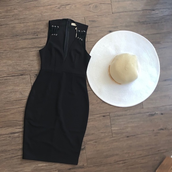 Dresses & Skirts - Little black Dress